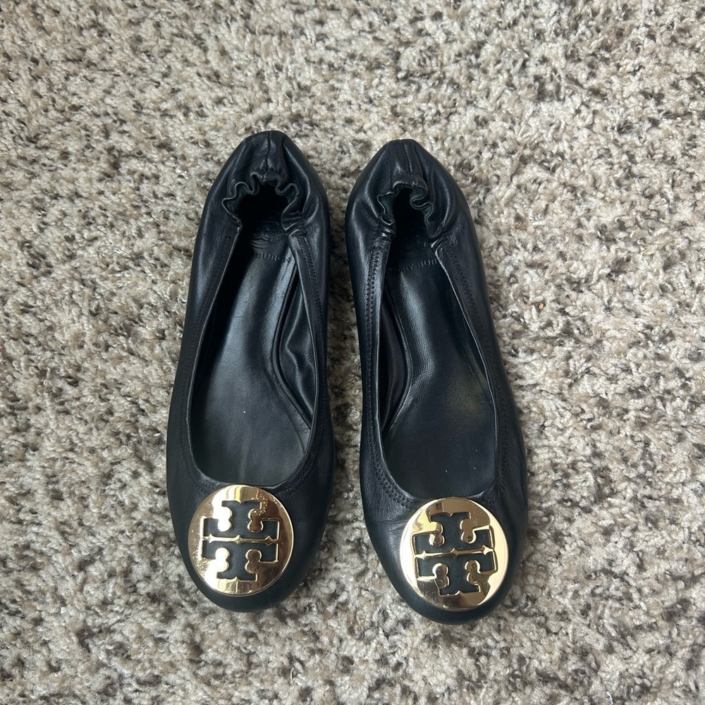 Tory Burch Black Flats with Gold Logo - Picture 5 of 6